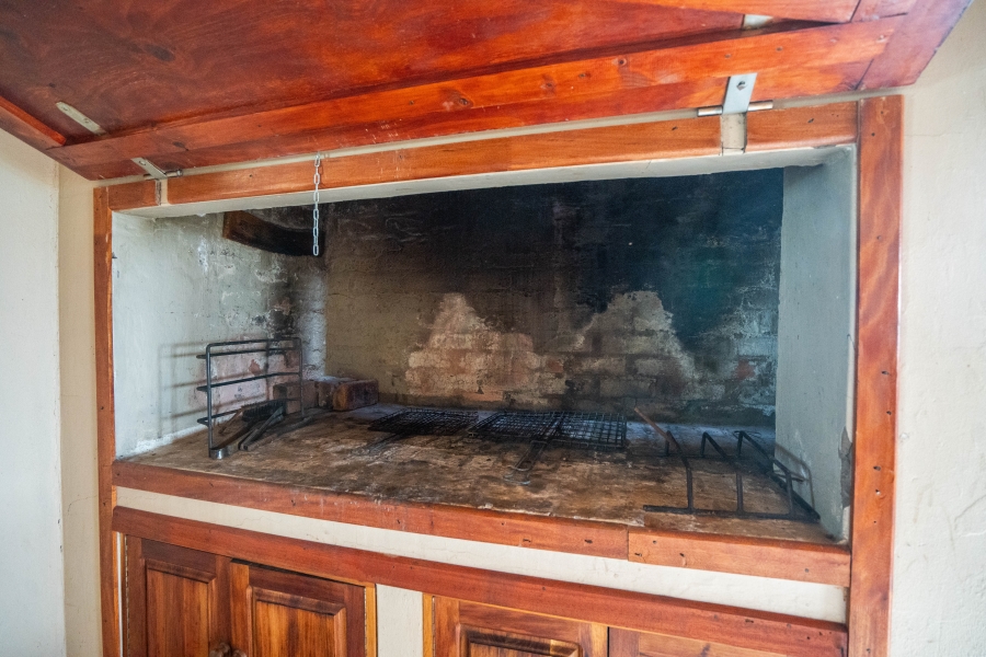 5 Bedroom Property for Sale in Grahamstown Rural Eastern Cape